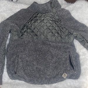 Gray simply southern pull over size medium. Has two zipper pockets.